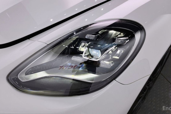 2023 Porsche Panamera с пробегом 17 801 км