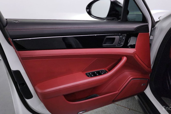 2023 Porsche Panamera с пробегом 17 801 км