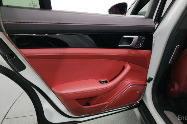 2023 Porsche Panamera с пробегом 17 801 км