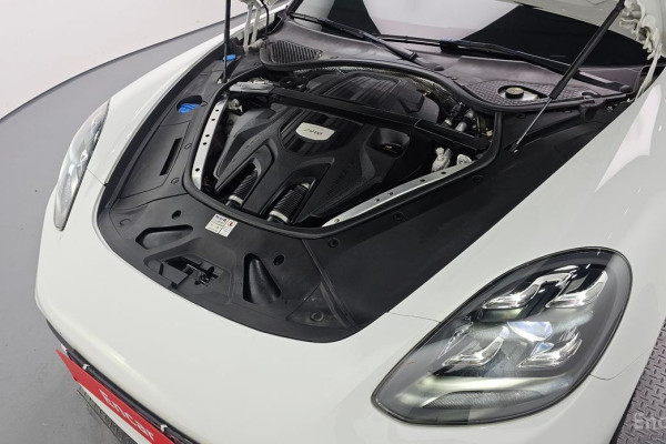 2021 Porsche Panamera с пробегом 105 947 км