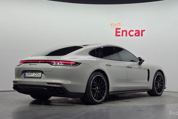 2023 Porsche Panamera с пробегом 19 092 км
