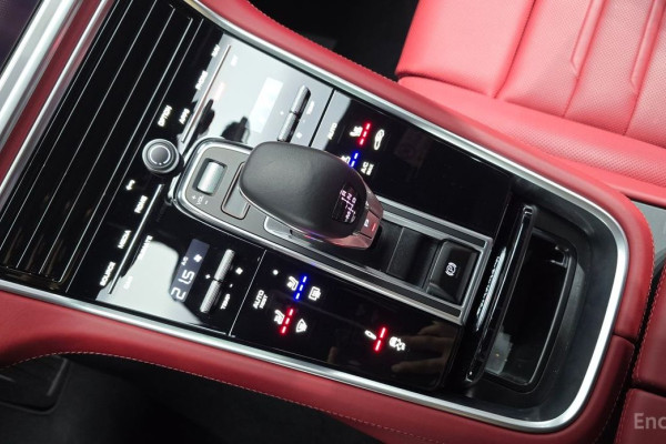2023 Porsche Panamera с пробегом 19 092 км