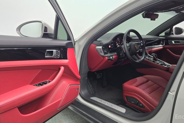 2023 Porsche Panamera с пробегом 19 092 км