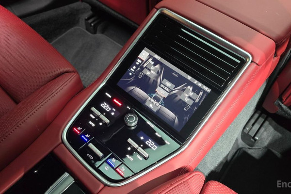 2023 Porsche Panamera с пробегом 19 092 км