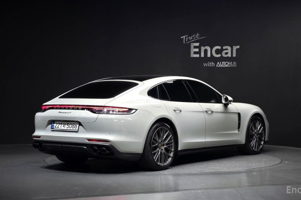 2023 Porsche Panamera с пробегом 16 550 км