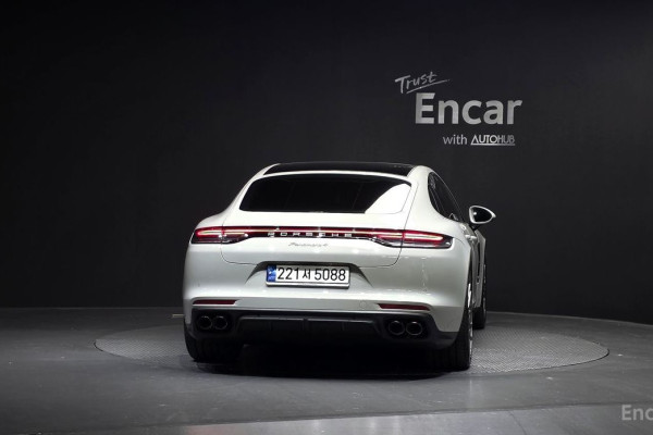 2023 Porsche Panamera с пробегом 16 550 км
