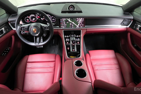 2023 Porsche Panamera с пробегом 16 550 км