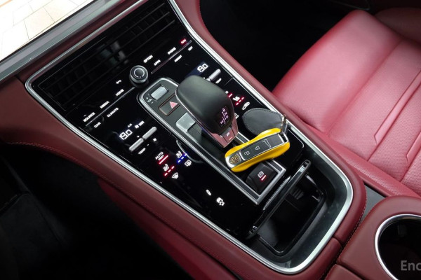 2023 Porsche Panamera с пробегом 16 550 км
