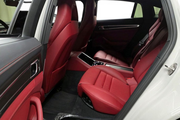2023 Porsche Panamera с пробегом 16 550 км