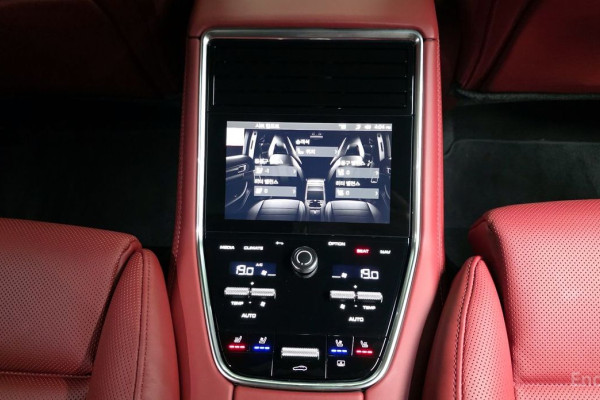 2023 Porsche Panamera с пробегом 16 550 км