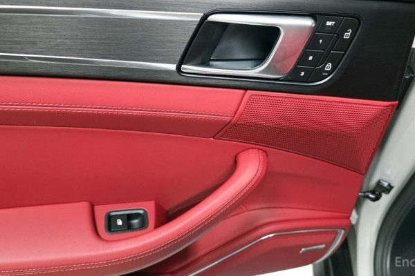 2023 Porsche Panamera с пробегом 16 550 км