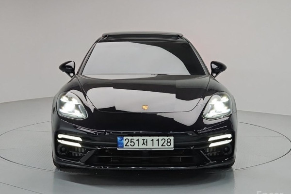 2022 Porsche Panamera с пробегом 60 488 км