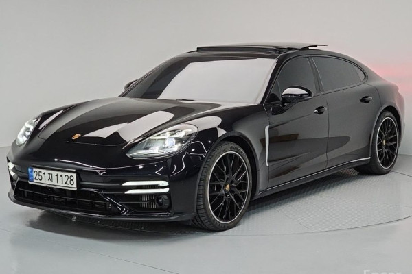 2022 Porsche Panamera с пробегом 60 488 км