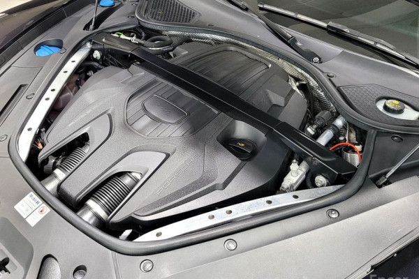 2022 Porsche Panamera с пробегом 60 488 км