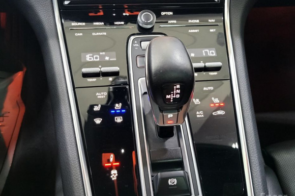 2022 Porsche Panamera с пробегом 60 488 км