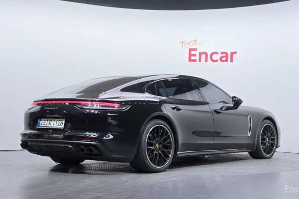 2022 Porsche Panamera с пробегом 60 628 км