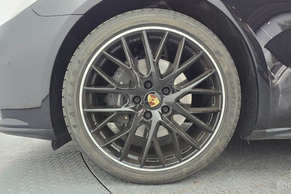 2022 Porsche Panamera с пробегом 60 628 км