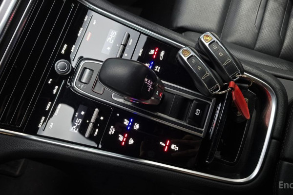 2022 Porsche Panamera с пробегом 60 628 км