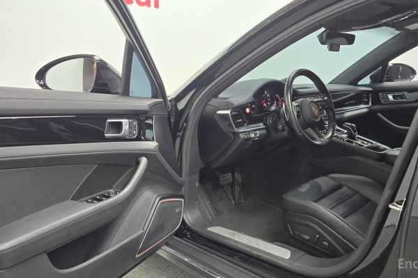 2022 Porsche Panamera с пробегом 60 628 км
