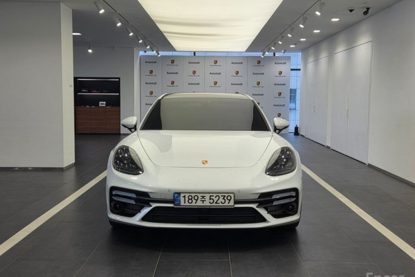2022 Porsche Panamera с пробегом 18 100 км