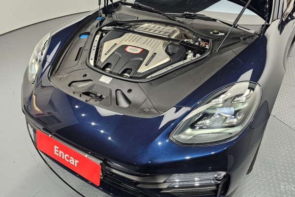 2022 Porsche Panamera с пробегом 19 710 км