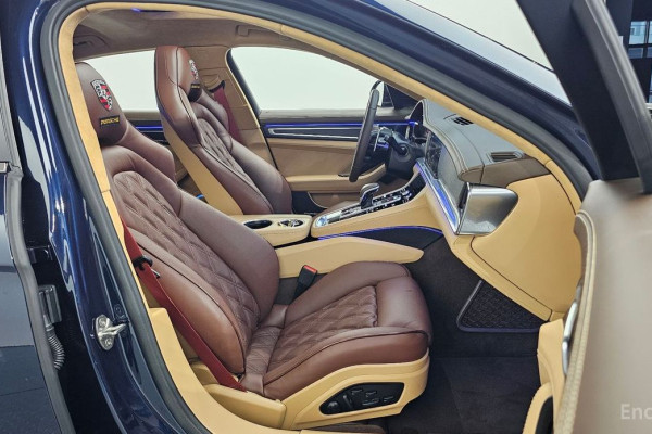 2022 Porsche Panamera с пробегом 19 710 км