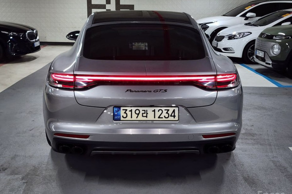 2021 Porsche Panamera с пробегом 48 208 км