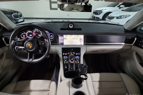2021 Porsche Panamera с пробегом 48 208 км