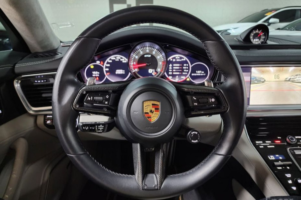 2021 Porsche Panamera с пробегом 48 208 км