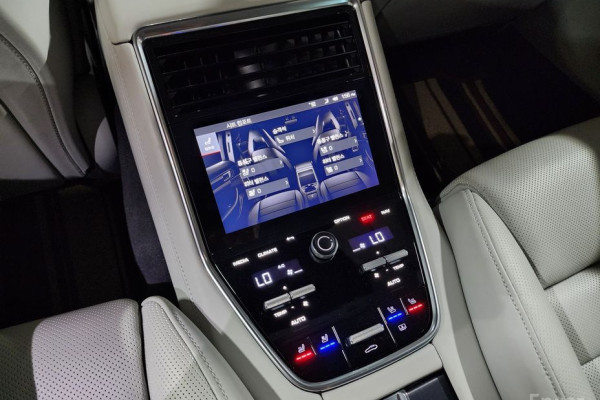 2021 Porsche Panamera с пробегом 48 208 км