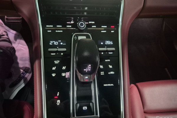 2023 Porsche Panamera с пробегом 43 724 км