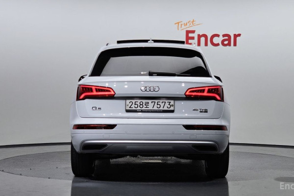 2020 Audi Q5 с пробегом 119 647 км