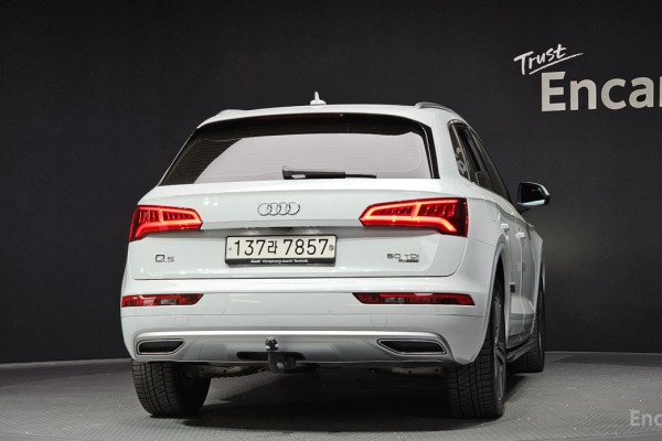 2020 Audi Q5 с пробегом 63 003 км