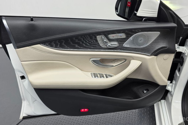 2023 Mercedes-Benz CLS с пробегом 27 599 км