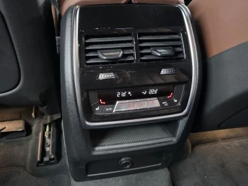 2022 BMW X6 с пробегом 60 733 км