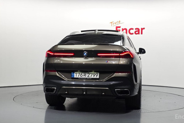 2022 BMW X6 с пробегом 14 202 км