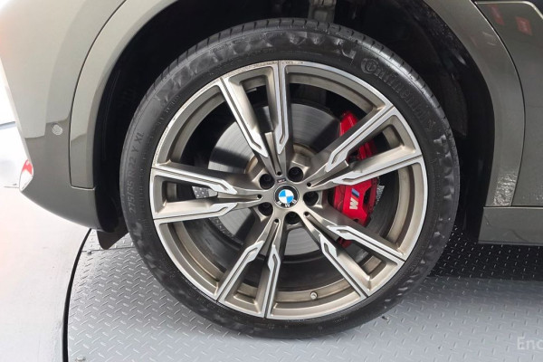 2022 BMW X6 с пробегом 14 202 км