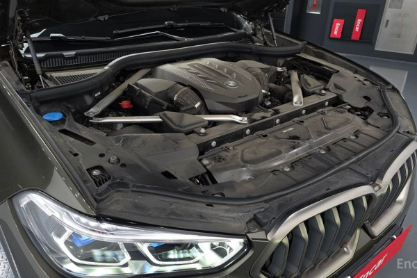 2022 BMW X6 с пробегом 14 202 км