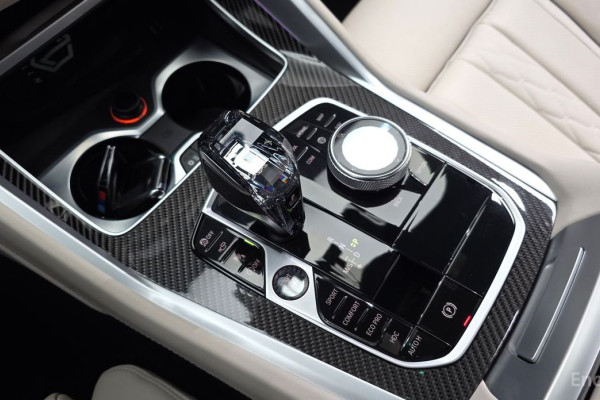 2022 BMW X6 с пробегом 14 202 км