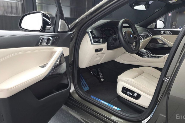 2022 BMW X6 с пробегом 14 202 км