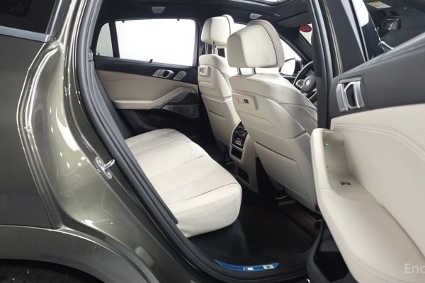 2022 BMW X6 с пробегом 14 202 км