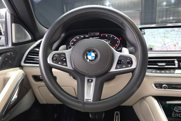 2022 BMW X6 с пробегом 14 202 км