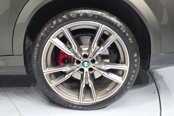 2022 BMW X6 с пробегом 14 202 км