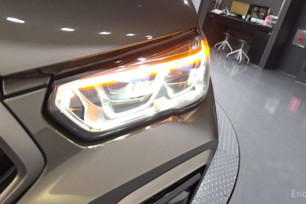 2022 BMW X6 с пробегом 14 202 км