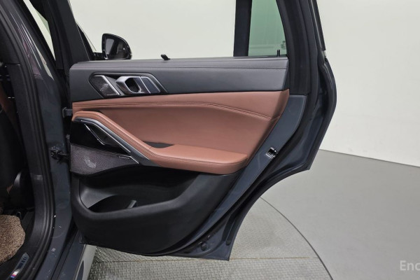 2022 BMW X6 с пробегом 31 579 км