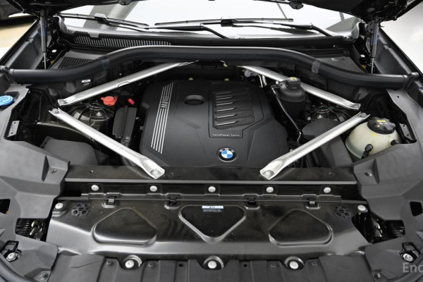 2022 BMW X6 с пробегом 8 928 км