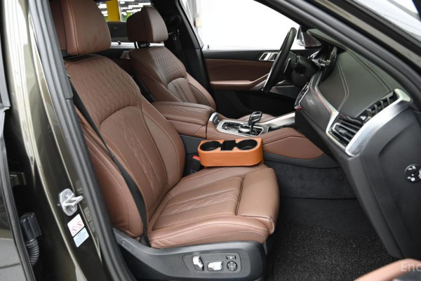 2022 BMW X6 с пробегом 8 928 км