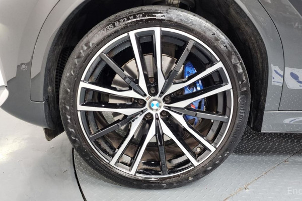 2022 BMW X6 с пробегом 21 753 км