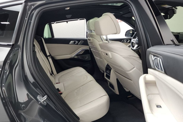 2022 BMW X6 с пробегом 21 753 км