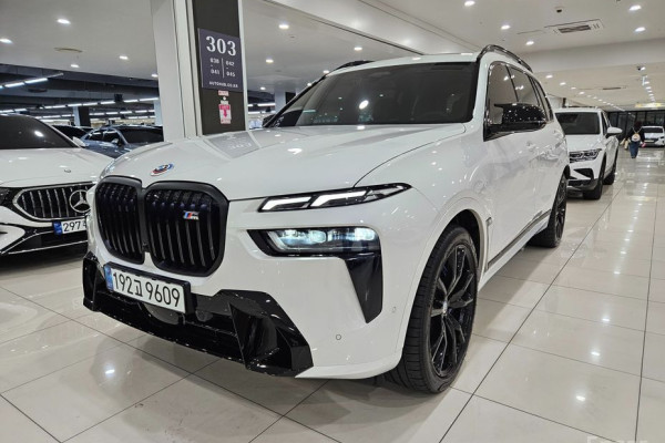 2024 BMW X7 с пробегом 9 033 км